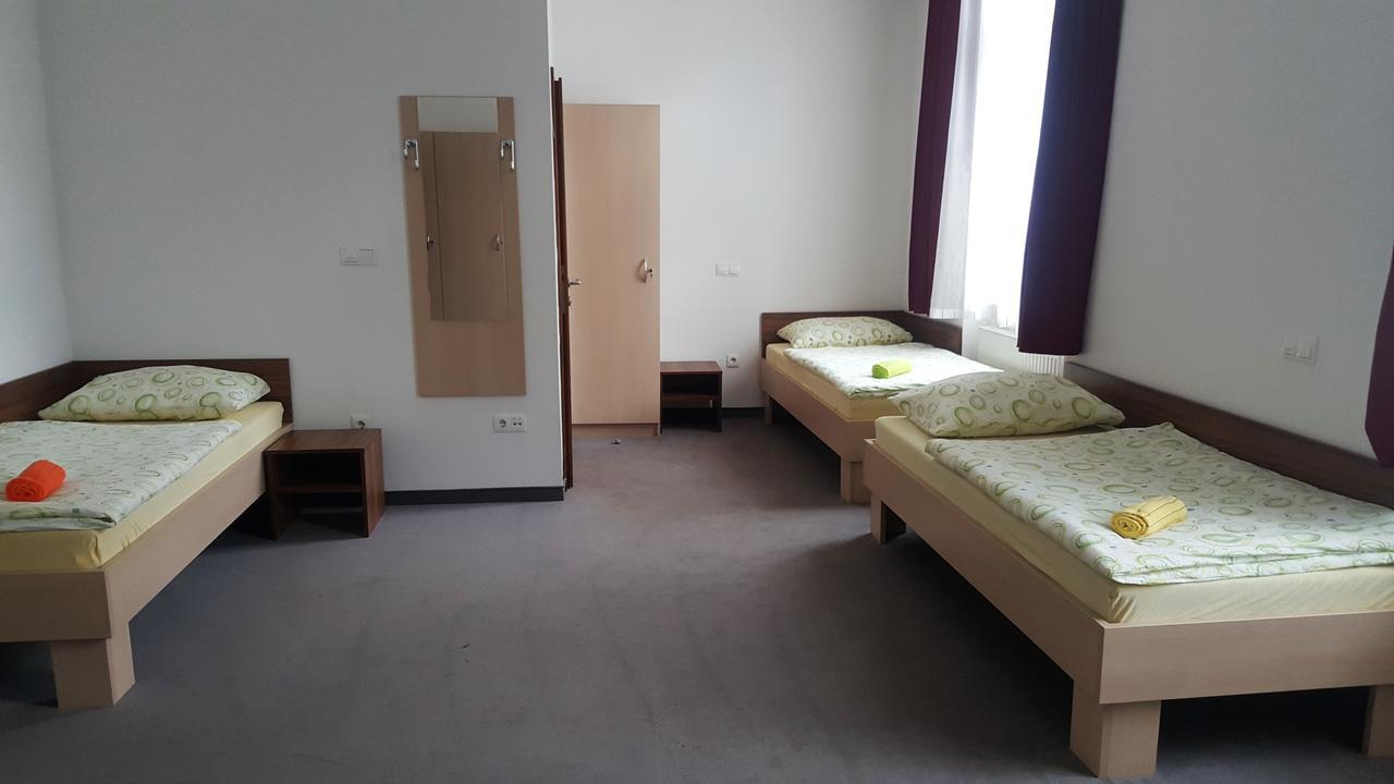 Hotel & Hostel Marenberg Radlje Radlje ob Dravi Esterno foto