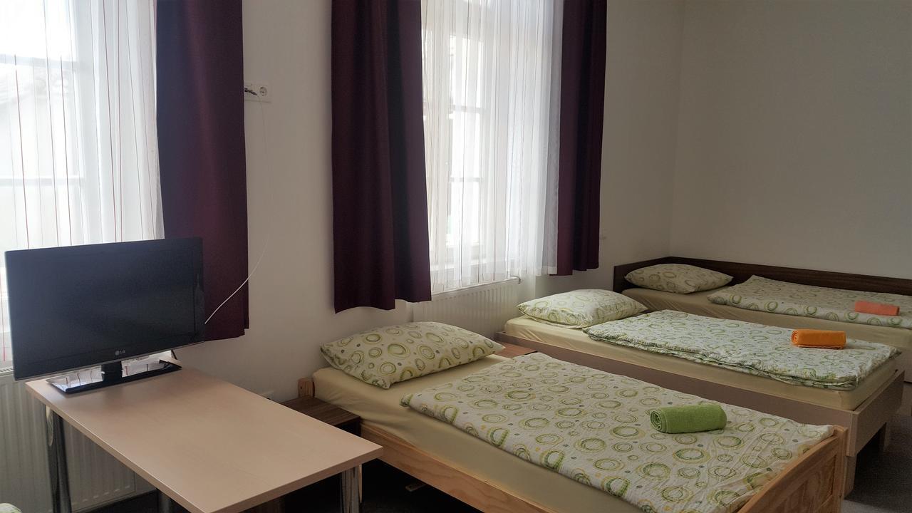 Hotel & Hostel Marenberg Radlje Radlje ob Dravi Esterno foto
