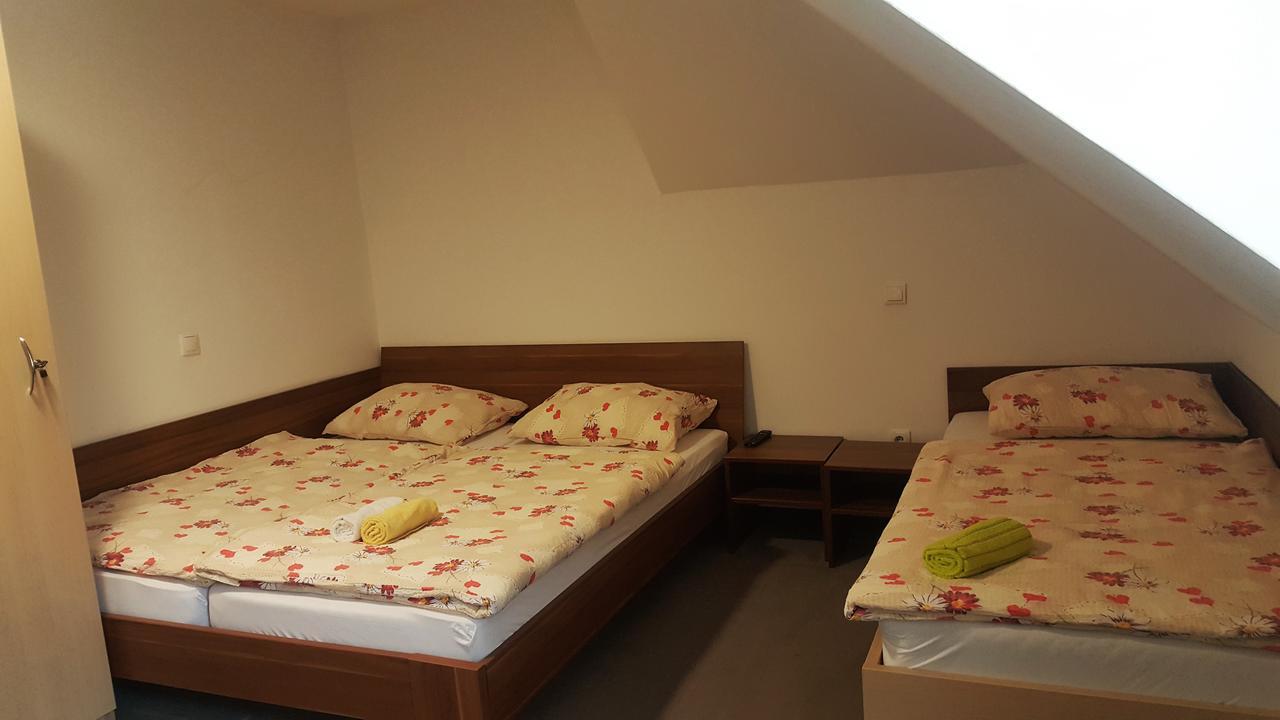Hotel & Hostel Marenberg Radlje Radlje ob Dravi Esterno foto